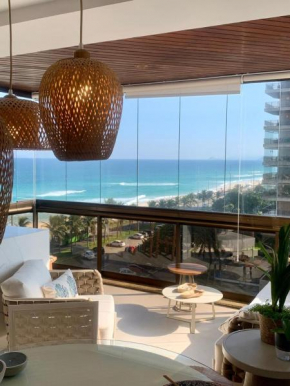 Lindo apto no melhor lugar da Barra da Tijuca! Com uma vista de tirar o fôlego, frente para o mar! Totalmente equipado e decorado ao lado dos melhores hotéis e quiosques da Barra! Portaria 24h, piscin